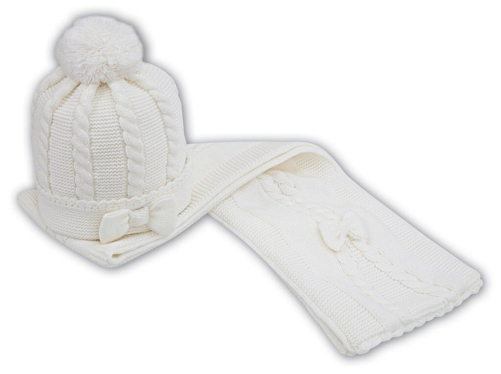 Girls Bow Detailed Cable Knitted Hat and Scarf set
